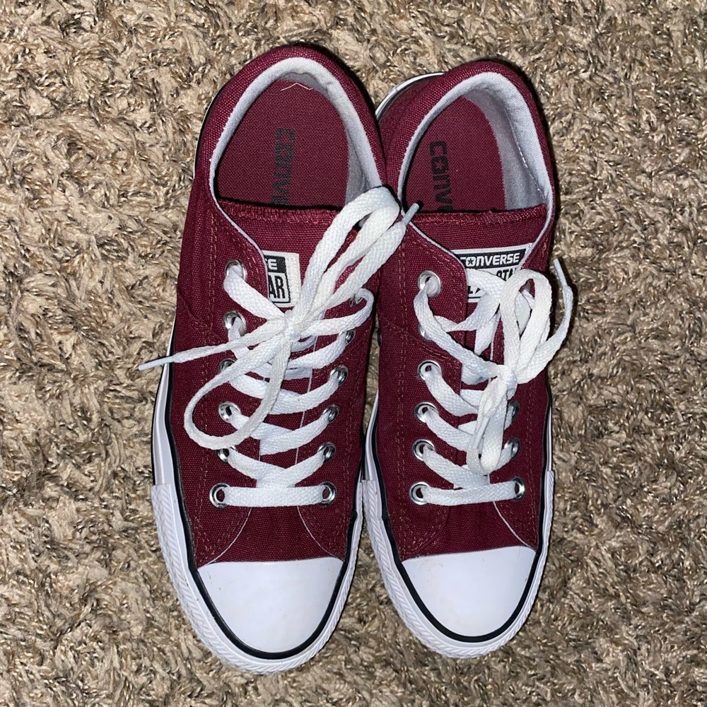 maroon low top converse